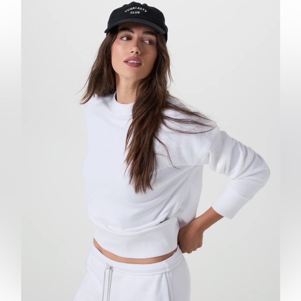 NWT! VUORI SEDONA WEEKENDER CREW in WHITE